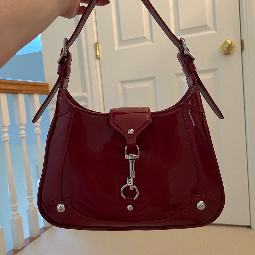 Steve Madden Tully Patent Shoulder Bag in Wine